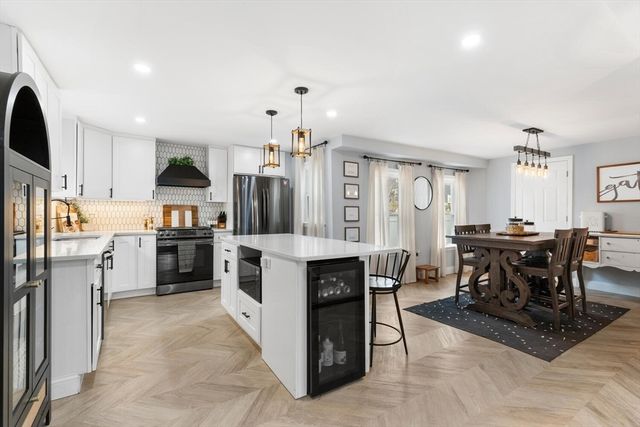 66 Salem St, Woburn, MA 01801