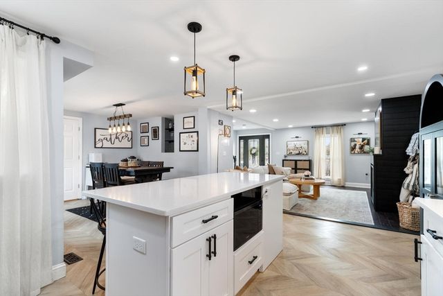 66 Salem St, Woburn, MA 01801