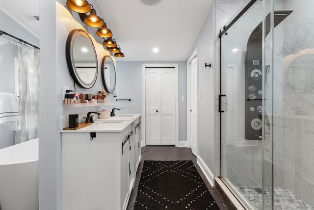 66 Salem St, Woburn, MA 01801