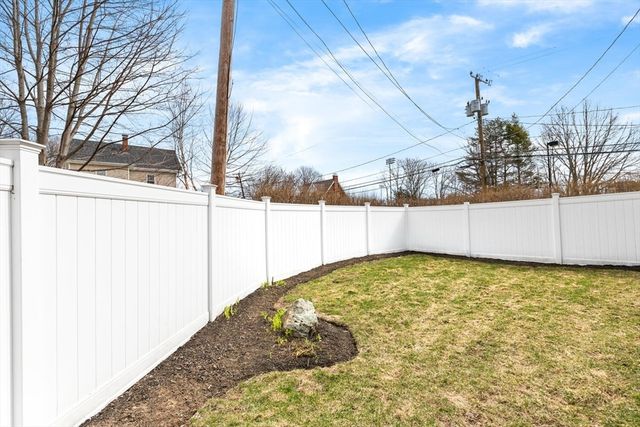 66 Salem St, Woburn, MA 01801