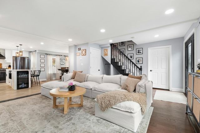 66 Salem St, Woburn, MA 01801