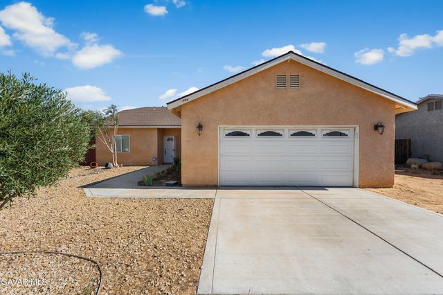 8400 Dogwood Avenue, California City, CA 93505