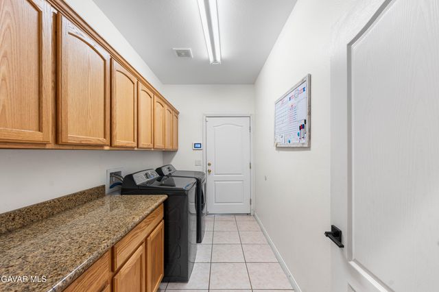 8400 Dogwood Avenue, California City, CA 93505