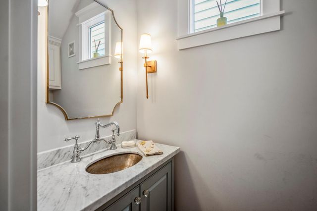 732 E 28th Street, Houston, TX 77009