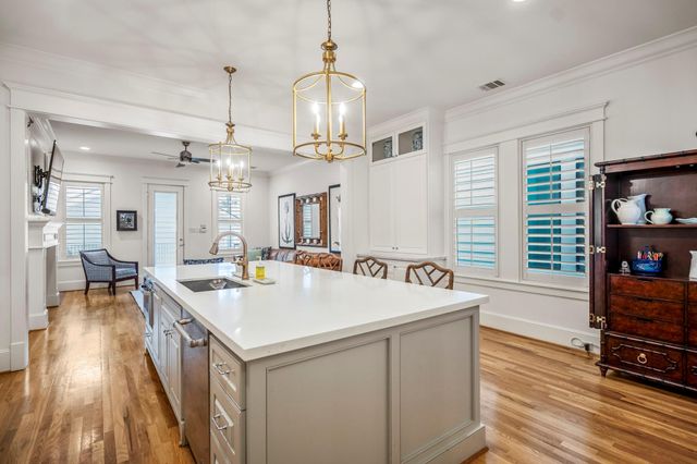 732 E 28th Street, Houston, TX 77009