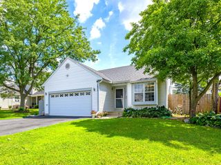 1824 Isle Royal Lane, Hanover Park, IL 60133
