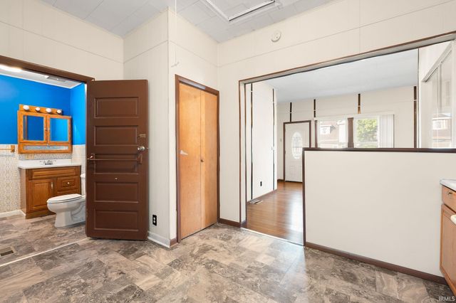 2001 George Street, Logansport, IN 46947