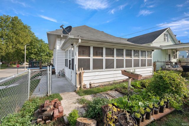 2001 George Street, Logansport, IN 46947