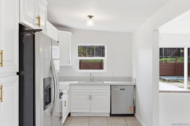 9241 Bloomdale St, Santee, CA 92071