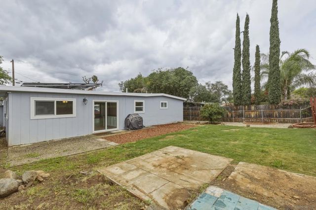 9241 Bloomdale St, Santee, CA 92071