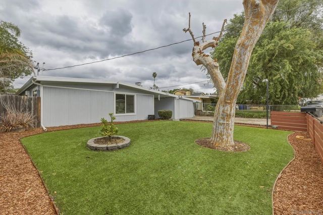 9241 Bloomdale St, Santee, CA 92071