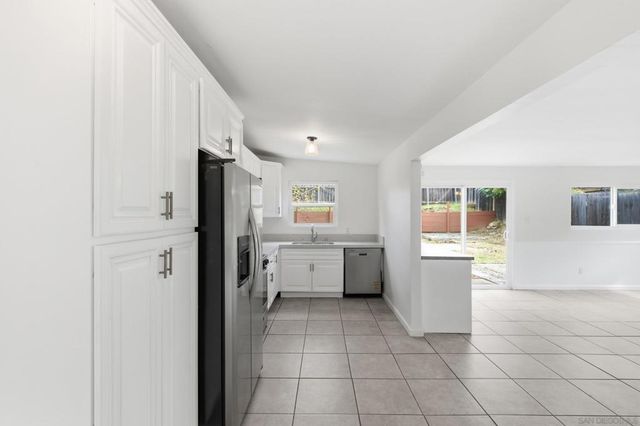 9241 Bloomdale St, Santee, CA 92071