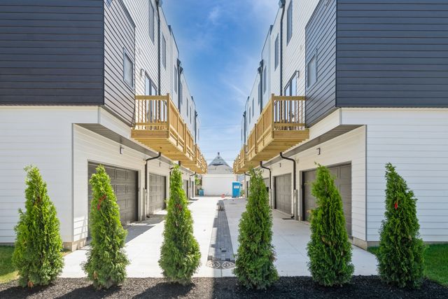 944 Beloit Avenue 5, Forest Park, IL 60130