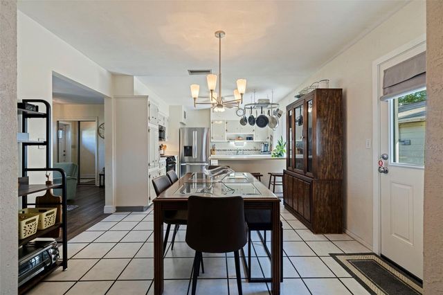 6121 58TH STREET N, St Petersburg, FL 33709