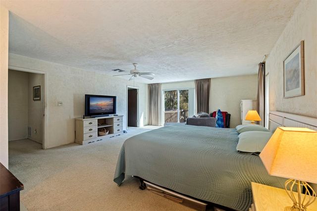 6121 58TH STREET N, St Petersburg, FL 33709