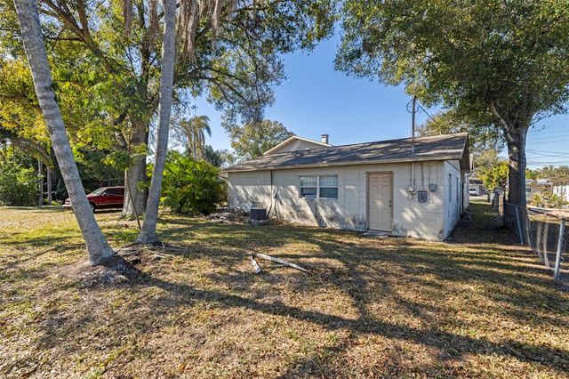 6121 58TH STREET N, St Petersburg, FL 33709
