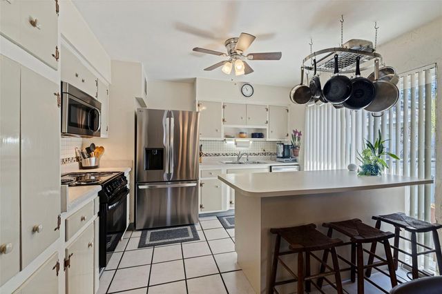 6121 58TH STREET N, St Petersburg, FL 33709