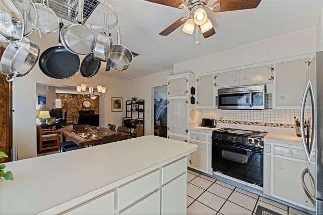 6121 58TH STREET N, St Petersburg, FL 33709