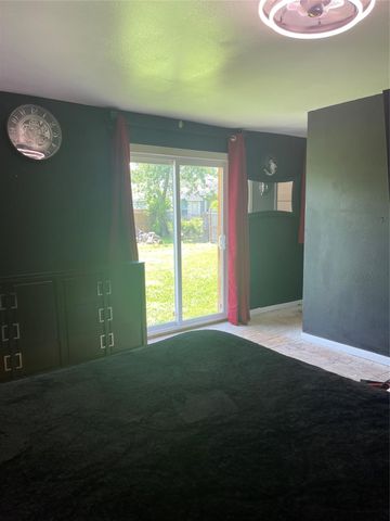 5001 Texas Ave, La Marque, TX 77568