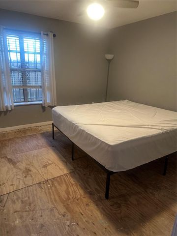 5001 Texas Ave, La Marque, TX 77568