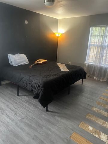 5001 Texas Ave, La Marque, TX 77568