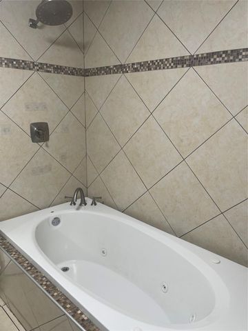 5001 Texas Ave, La Marque, TX 77568