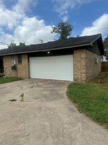 5001 Texas Ave, La Marque, TX 77568