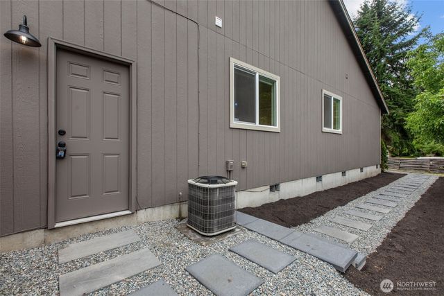 15106 14th Avenue Ct E, Tacoma, WA 98445