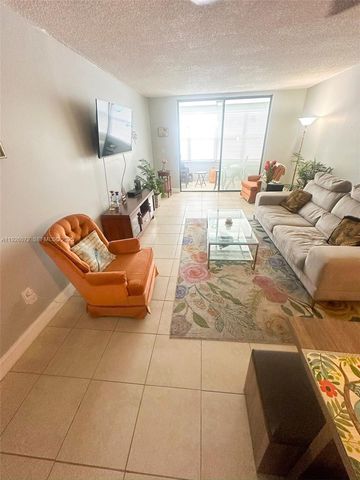 2860 Somerset Dr 400K, Lauderdale Lakes, FL 33311