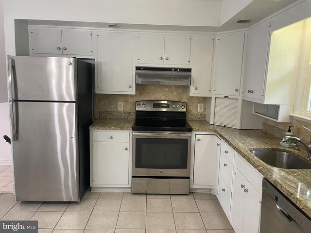 202 ALDERS DR, Wilmington, DE 19803