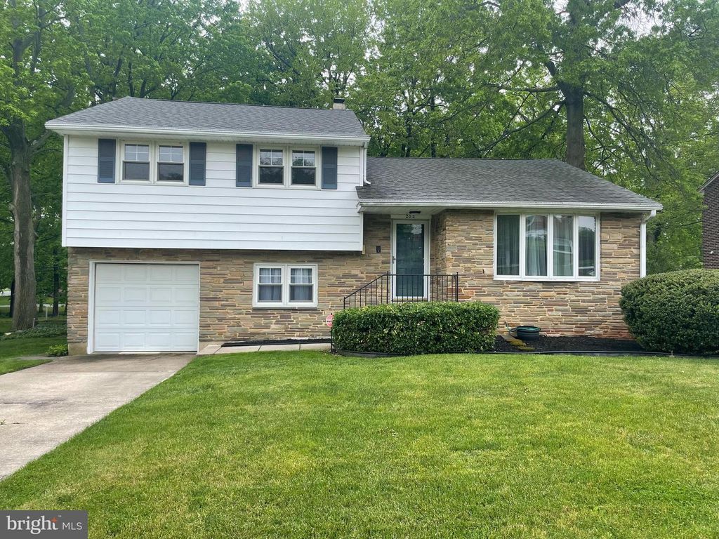 202 ALDERS DR, Wilmington, DE 19803