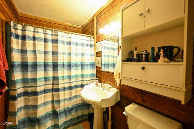 1941 Bluff Mountain Road, Sevierville, TN 37876