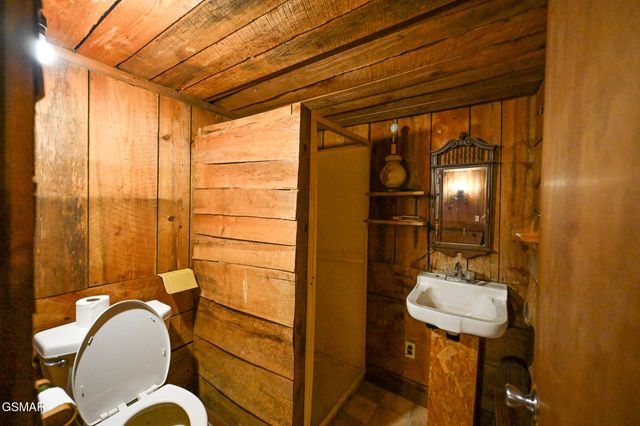 1941 Bluff Mountain Road, Sevierville, TN 37876