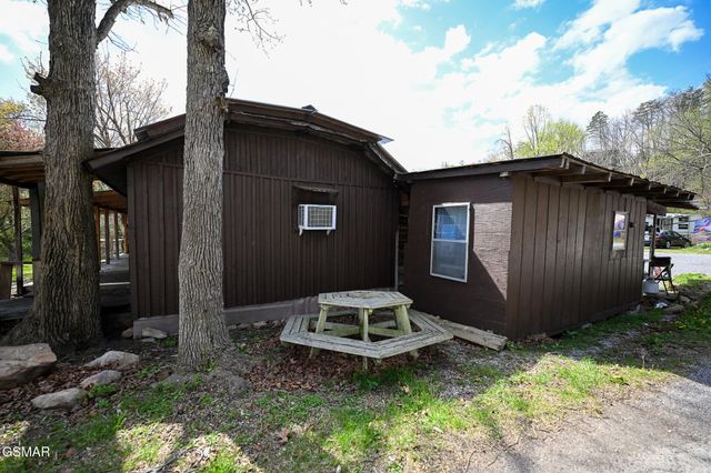 1941 Bluff Mountain Road, Sevierville, TN 37876