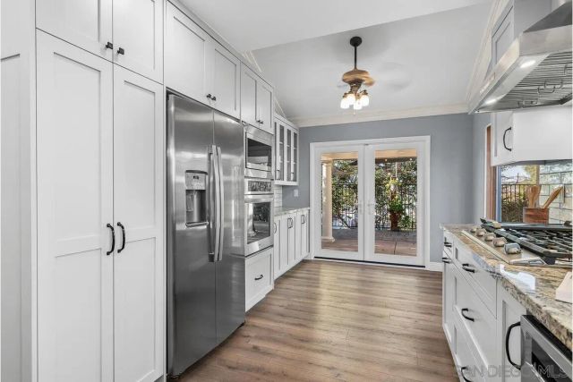 9160 Paseo Cresta, Santee, CA 92071