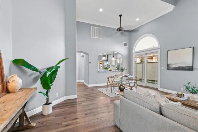 9160 Paseo Cresta, Santee, CA 92071