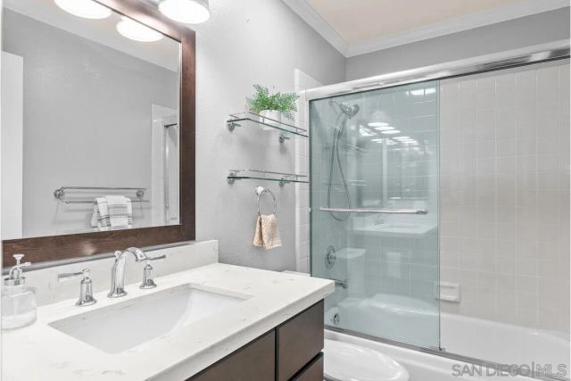 9160 Paseo Cresta, Santee, CA 92071