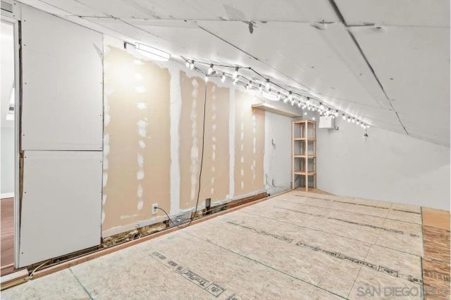 9160 Paseo Cresta, Santee, CA 92071