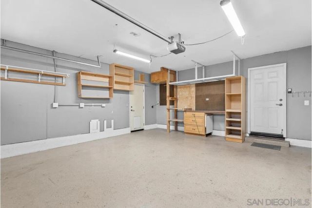 9160 Paseo Cresta, Santee, CA 92071