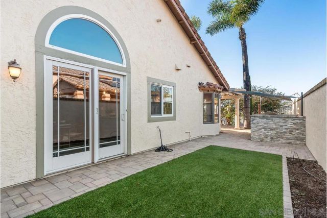 9160 Paseo Cresta, Santee, CA 92071