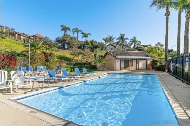 9160 Paseo Cresta, Santee, CA 92071