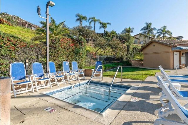 9160 Paseo Cresta, Santee, CA 92071