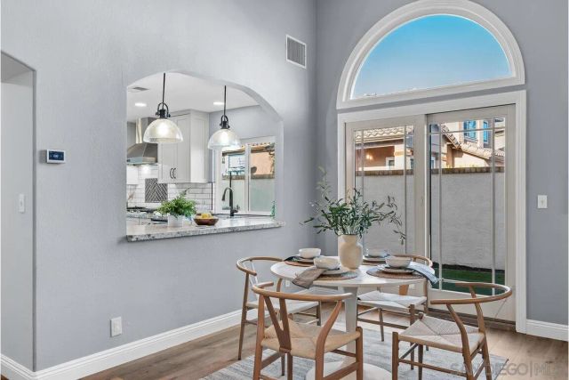 9160 Paseo Cresta, Santee, CA 92071