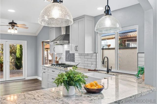 9160 Paseo Cresta, Santee, CA 92071