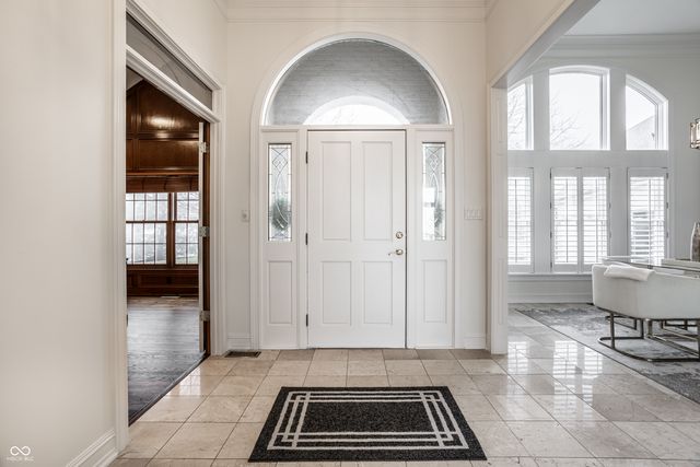 9889 Summerlakes Drive, Carmel, IN 46032