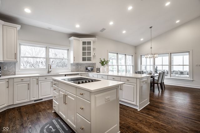 9889 Summerlakes Drive, Carmel, IN 46032