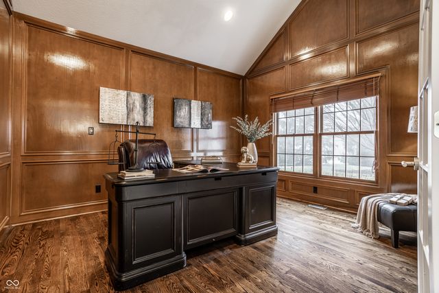 9889 Summerlakes Drive, Carmel, IN 46032