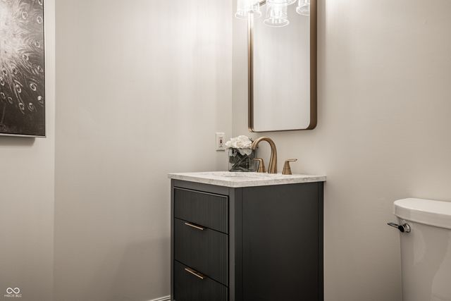 9889 Summerlakes Drive, Carmel, IN 46032