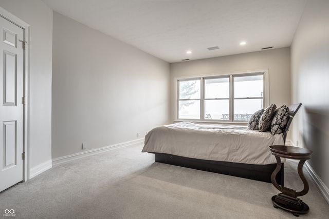 9889 Summerlakes Drive, Carmel, IN 46032