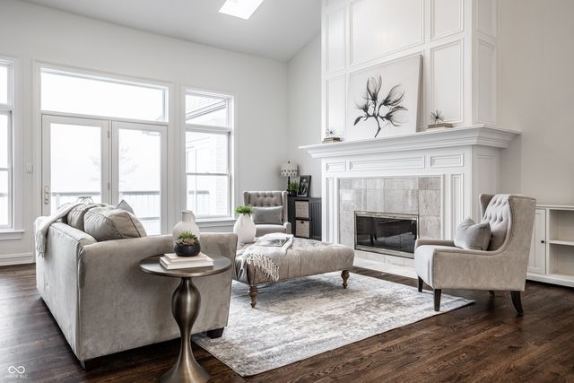 9889 Summerlakes Drive, Carmel, IN 46032